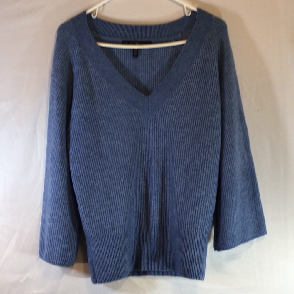 White House Black Market Blue Ribbed V-Neck Sweater Medium Classic Workwear